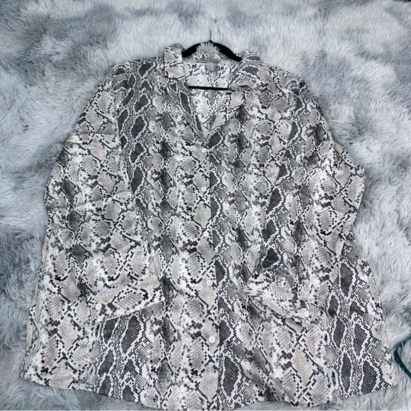 Nine.Eight Women's Long Sleeve Button Down Blouse - Picture 1 of 11